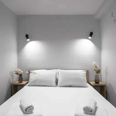 Vesper Apartments, The Luxury Suites Thessaloniki Buitenkant foto