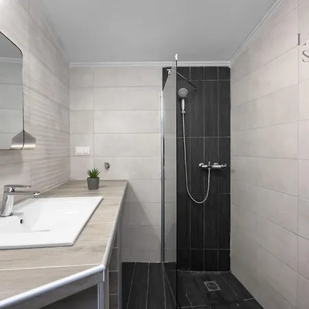 Vesper Apartments, The Luxury Suites Thessaloniki Buitenkant foto